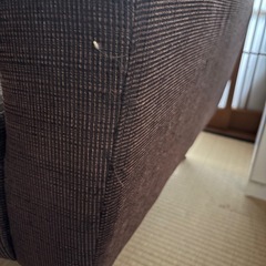 茶色ソファクッション2個付きの画像