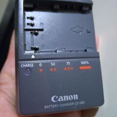 CANON バッテリーチャージャー CG-580　EOS 10d用の画像
