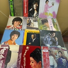 レコード大量 10箱 415枚の画像