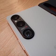 【美品】Xperia 1 V プラチナシルバー 本体 純正ケースの画像