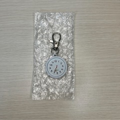 ナースウォッチ　白　懐中時計　キーホルダー　カラビナ　蓄光　ソーラー