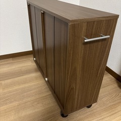 キャスター付き 押入れ収納 カラーボックス 取っ手付き ブラウン　の画像