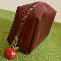 リンゴチャーム　ポーチの画像