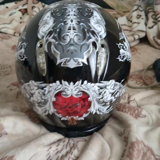 フルフェイスヘルメット傷無し美品です。
