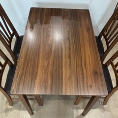 4人掛けダイニングテーブルセットの画像