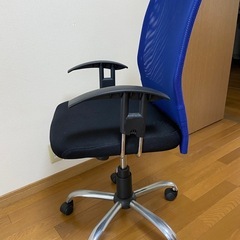 学習椅子　デスクチェアーの画像