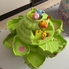  こえだちゃんと木のおうち　の画像