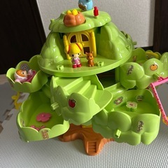  こえだちゃんと木のおうち　の画像
