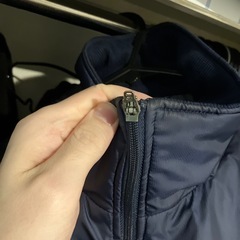 asicsウォームアップジャケットの画像