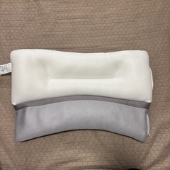 ニトリ　首をしっかり支えるまくら　首フィット(P2212)