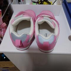 【新品・未使用】フタフタ　futafuta　シューズ　18cmの画像