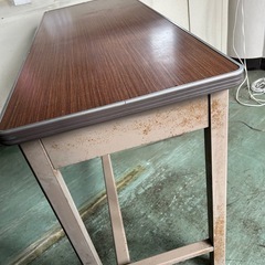 レトロ　スチール　事務机
の画像