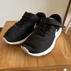 ナイキ　NIKE スニーカー　黒　22cm 