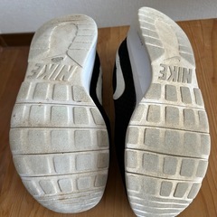 ナイキ　NIKE スニーカー　黒　22cm の画像