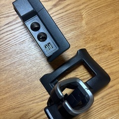 ハイエース用　充電ソケットとドリンクホルダー
