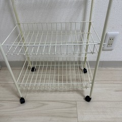 キャスター付きシンプルラック　さしあげますの画像