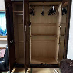 高級洋服ダンスの画像