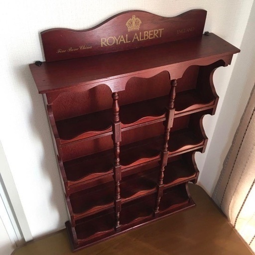 ロイヤルアルバート ROYAL ALBERT 壁掛けのカップボード