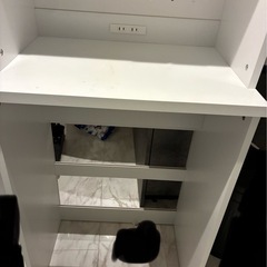【無料】ほぼ新品食器棚の画像