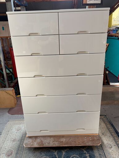 ニトリ　６段チェスト　レール付き　横幅88.3㎝　奥行41.6㎝　高さ136.5㎝