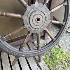 大型船の舵 レトロの画像