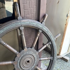 大型船の舵 レトロの画像