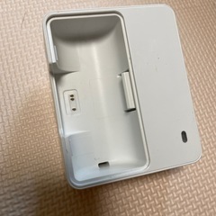 iRobot バッテリー充電器の画像