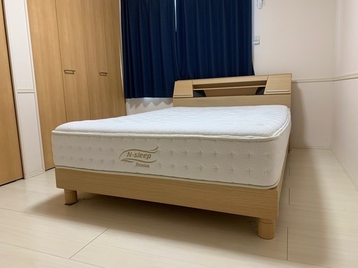 ダブルベッド　マットレス付き　ニトリ