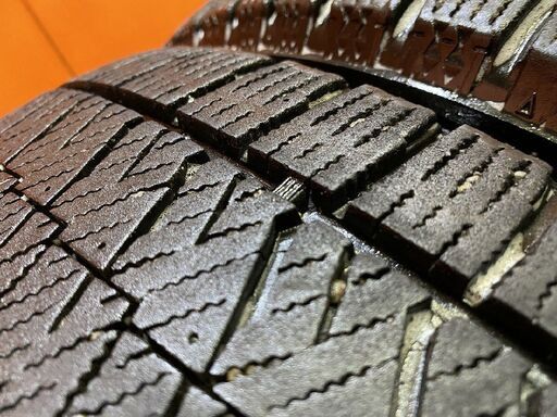 【BS BLIZZAK VRX2 215/45R17】スタッドレス【VELVA SPORT 17インチ 7J5HPCD100+47】22年製 プリウス レガシィ等　(KTN393)