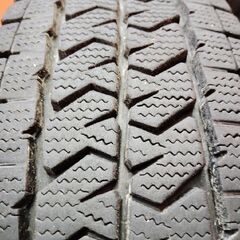 BS BLIZZAK VL10 195/80R15 107/105N LT 15インチ スタッドレス 4本 22年製 バリ溝 ハイエース キャラバン等　(KTN395)の画像