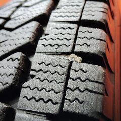 BS BLIZZAK VL10 195/80R15 107/105N LT 15インチ スタッドレス 4本 22年製 バリ溝 ハイエース キャラバン等　(KTN395)の画像