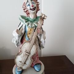 ピエロの置き物の画像