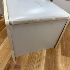 ミニドレッサー　椅子付きの画像