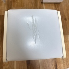 ミニドレッサー　椅子付きの画像