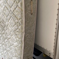 美品 シモンズ製マットレス セミダブル 中古の画像