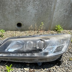 HONDA accord hybrid CR6ヘッドライト中黒塗りの画像