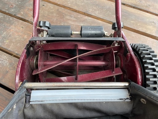 キンボシ・ゴールデンスター？手動芝刈機