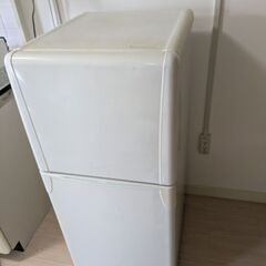 2007年製 東芝製 2ドア冷蔵庫 YR-12T(WH) 中古品...