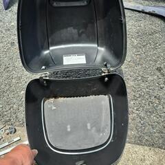 HONDA　純正リアボックス　鍵取り付けステー付きの画像