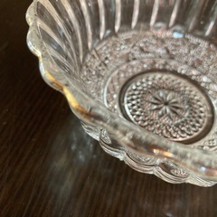 【ヴィンテージ】ガラスの小鉢×3客　金彩　細工模様　華やか　インテリアにも◎の画像