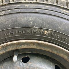 スタッドレスタイヤ　195/80R15 LT ハイエース、キャラバン等の画像