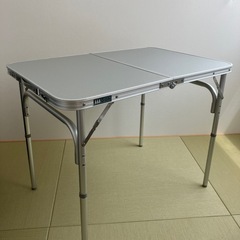 アウトドア折りたたみテーブル　BBQテーブル