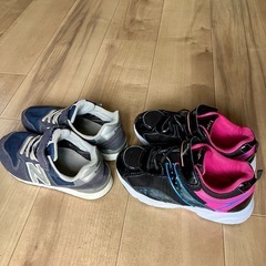 21cm スニーカー　２足で50円　ニューバランスの画像