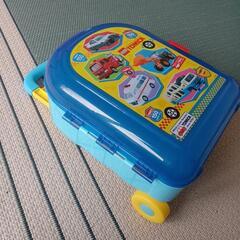 トミカ　プラスチック　キャリーカート