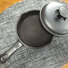 蓋付きスキレット、鉄鍋、キャンプにも！