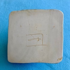 【詳細不明】置物 白と青の置き物の画像