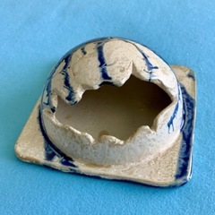 【詳細不明】置物 白と青の置き物の画像
