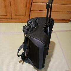 adidasキャスター付きバックの画像