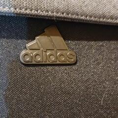 adidasキャスター付きバックの画像