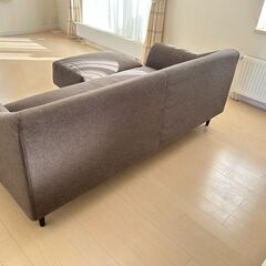 特価！ 苫小牧発 フランフラン購入 カウチ 2.5pソファー オッドマン付き ブラウン系の画像